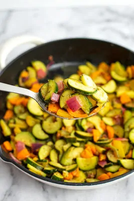 Greek Vegetables are a simple, tasty way to add vegetables into your diet. Vegan, gluten free, low fat, paleo and easy to make. | www.pancakewarriors.com