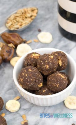 These double chocolate banana protein energy bites are packed with nutrition, gluten free, vegan, allergy friendly and so easy to make! | bitesofwellness.com
