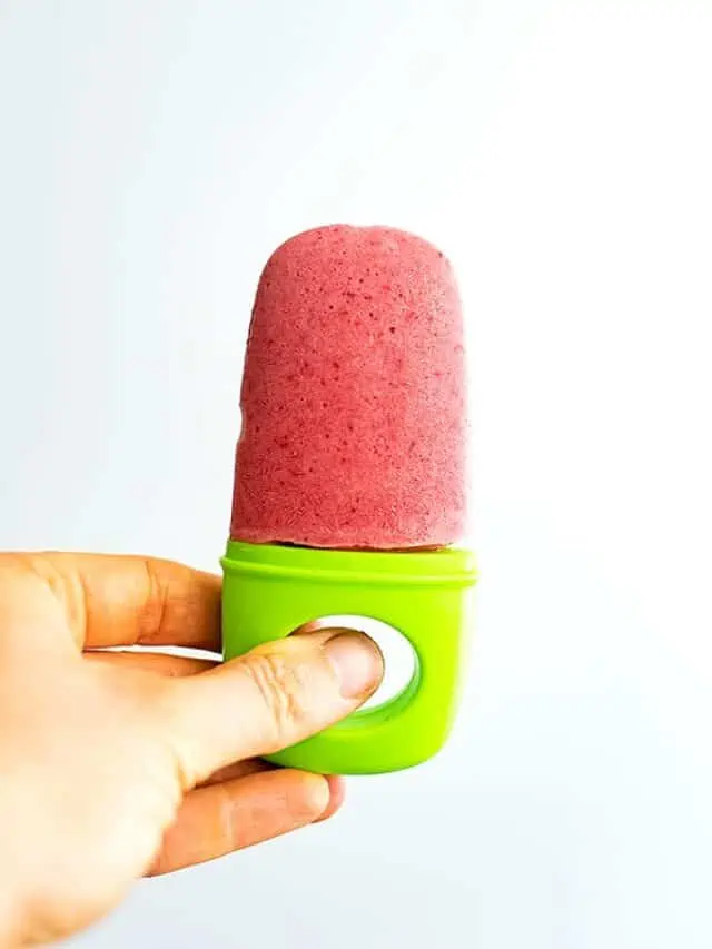 How to Make Strawberry Popsicles