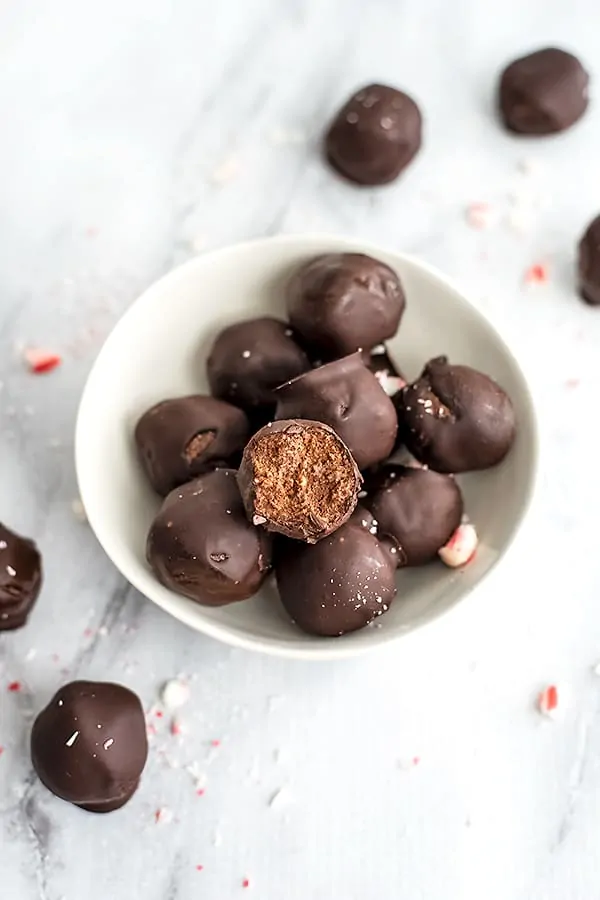 No Bake Chocolate Peppermint Protein Balls - Veggies Don't Bite