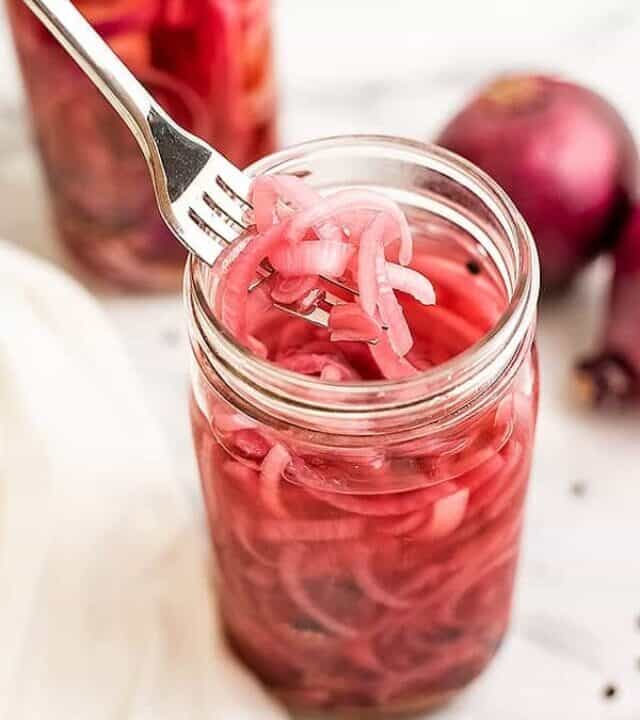 cropped-whole30-pickled-onions-pin1.jpg
