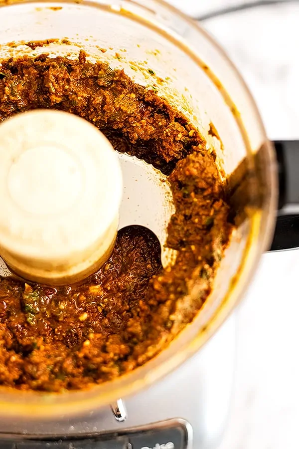 Sundried tomato pesto in a food processor.