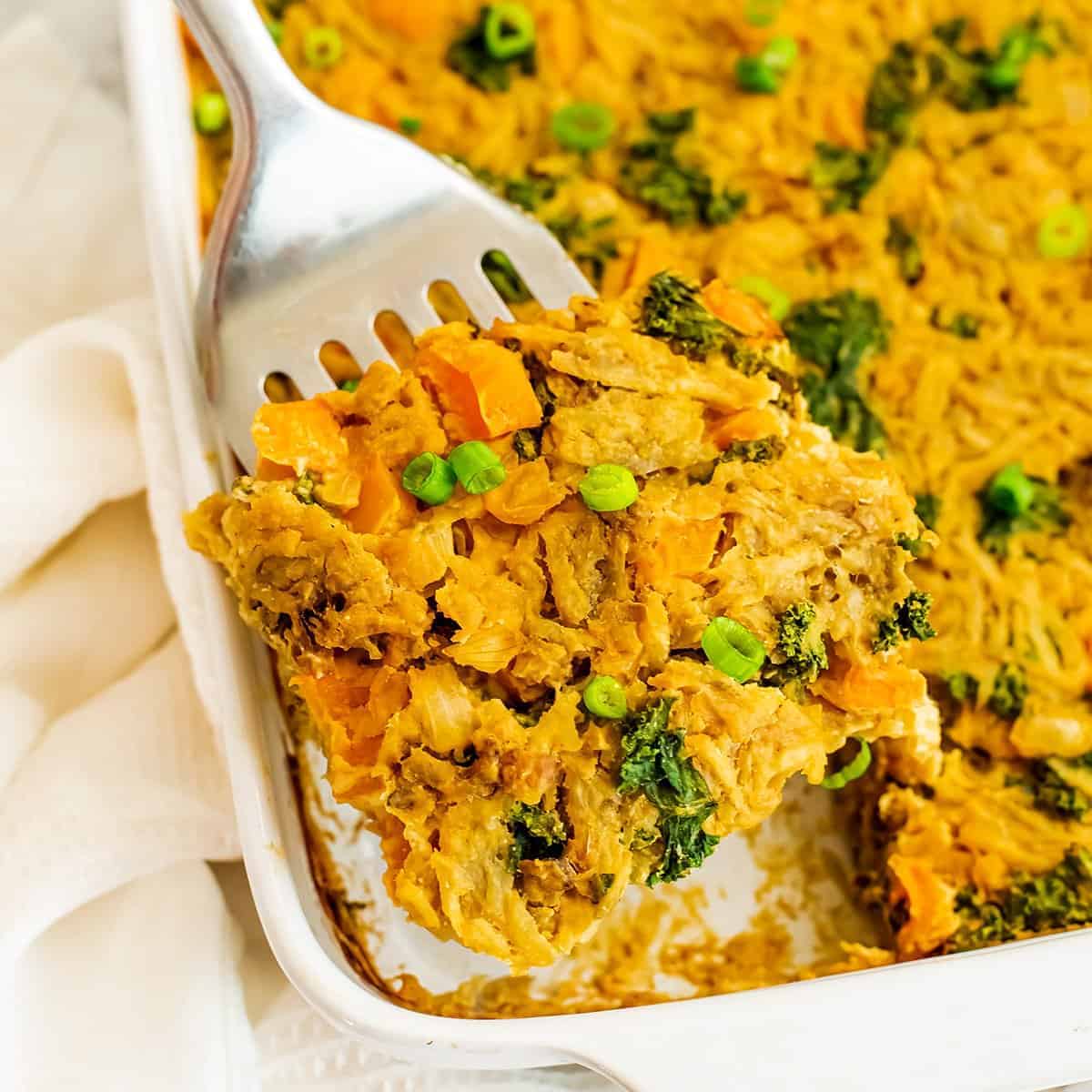 https://bitesofwellness.com/wp-content/uploads/2021/03/vegan-hash-brown-casserole-social.jpg