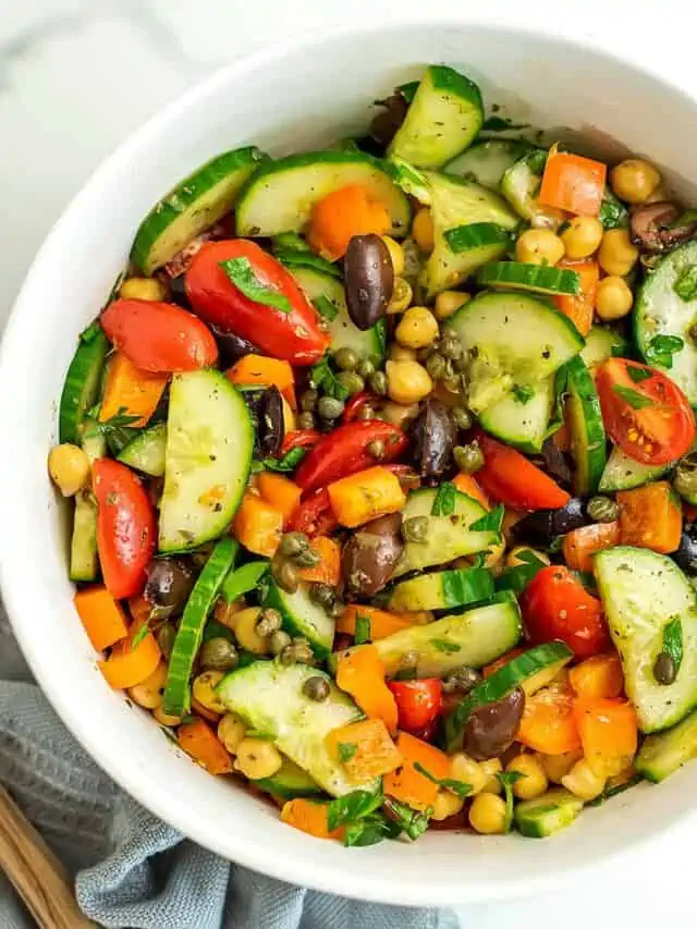 How to Make Mediterranean Chopped Salad