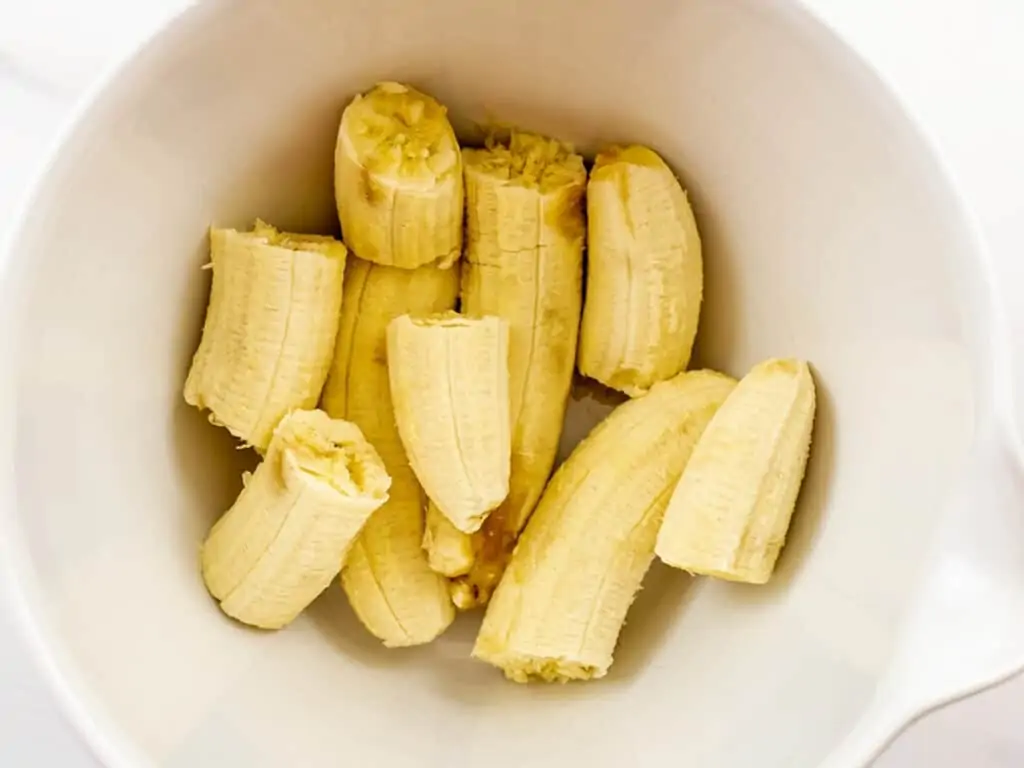 Bananas in a bowl.
