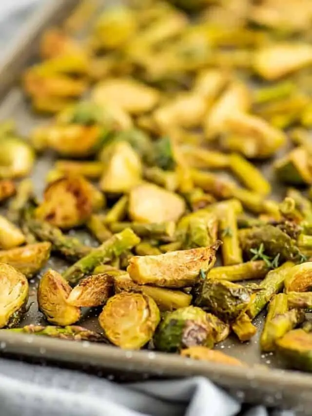 How to make roasted asparagus and brussel sprouts