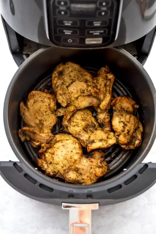 greek cihicken thighs in air fryer after cooking