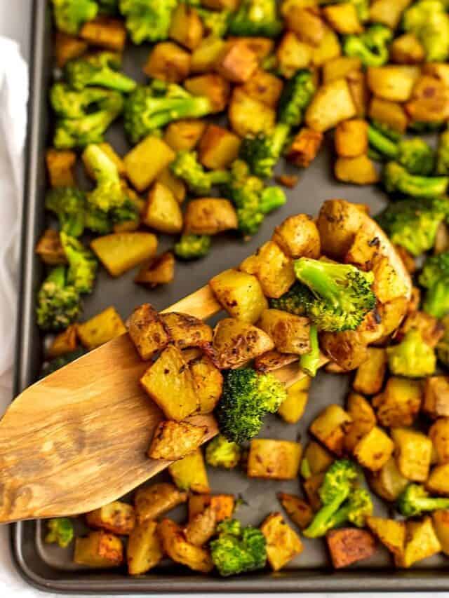 How to Make Roasted Potatoes and Broccoli