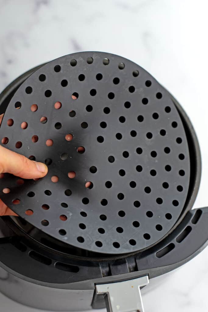 Silicone mat for air fryer.