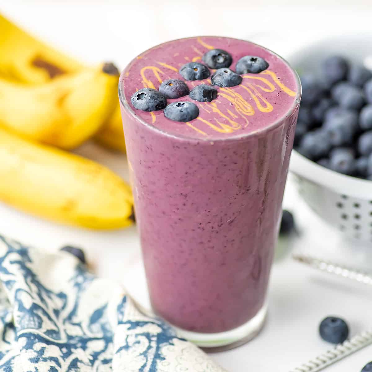 Blueberry Spinach Banana Smoothie - Bites of Wellness