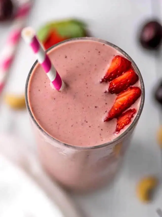 How to Make Strawberry Cherry Smoothie