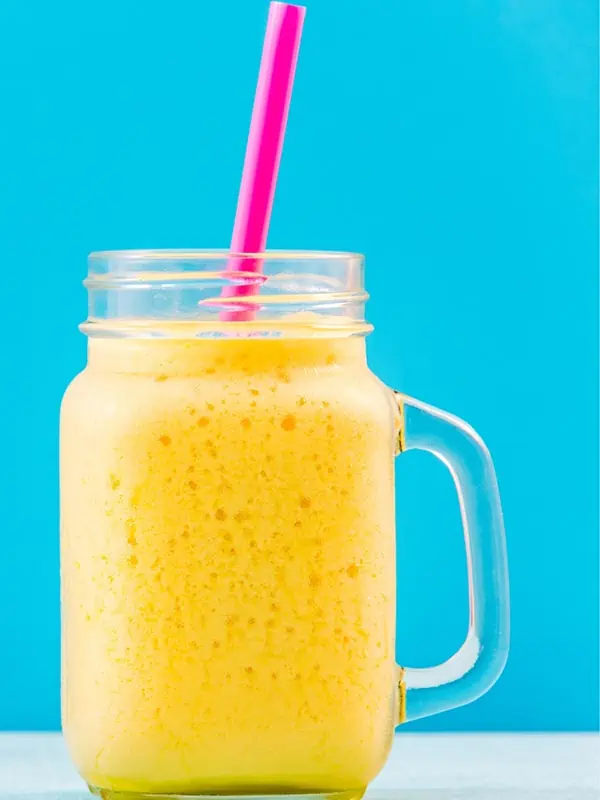 A meal prepped smoothie in a mason jar.