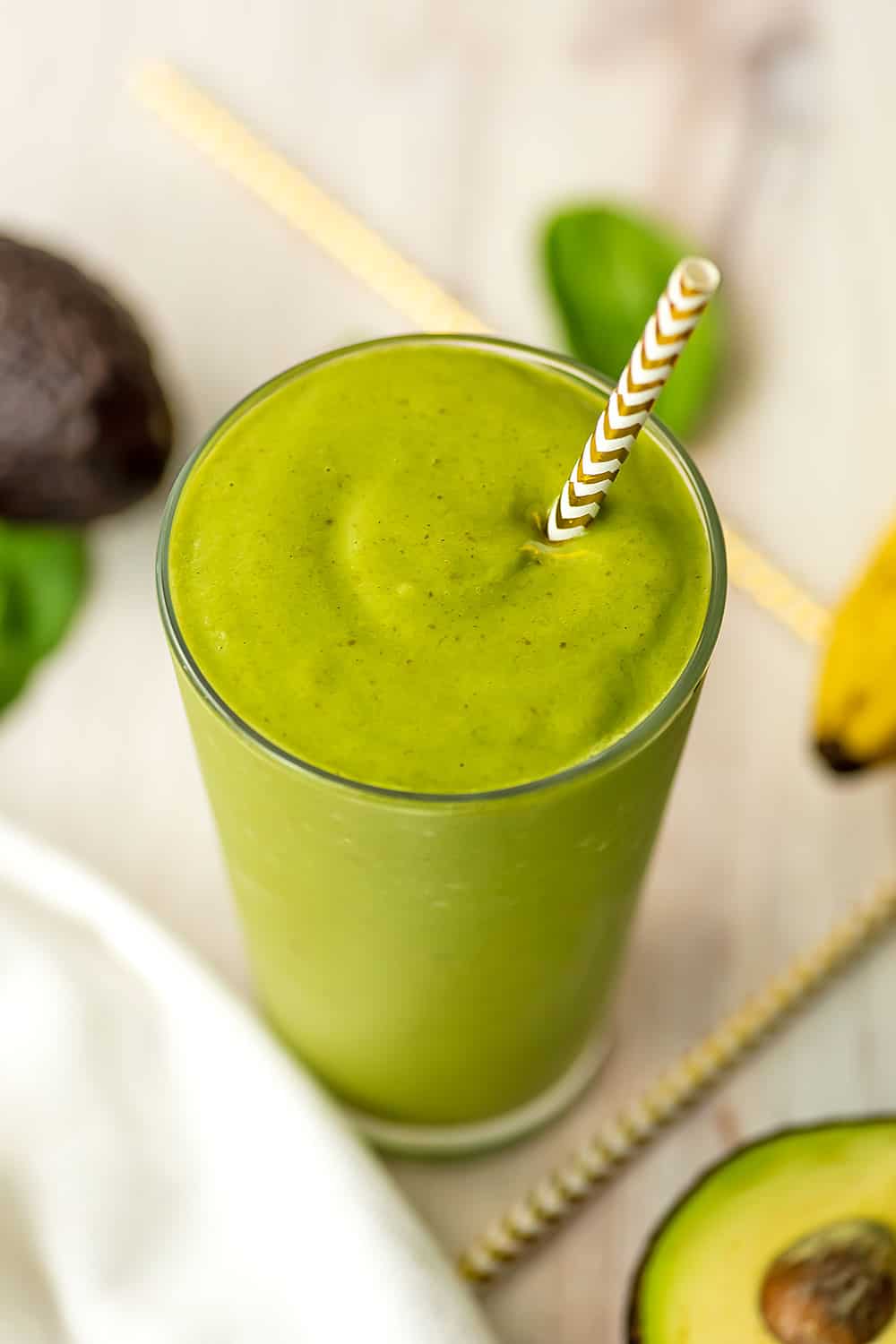 https://bitesofwellness.com/wp-content/uploads/2023/10/date-avocado-smoothie-pin1.jpg