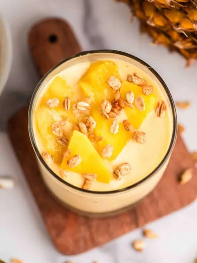 How to Make Pineapple Mango Smoothie